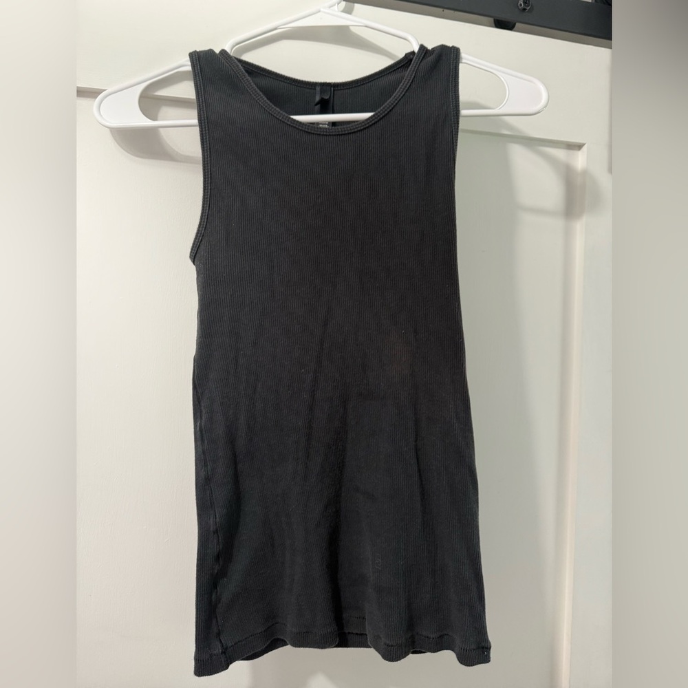Skims Ribbed Tank Size Small - Picture 1 of 4